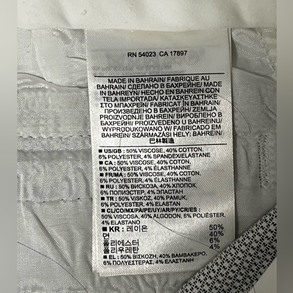 Banana Republic Sloan Pant - White w tiny Black dot pattern  - size 8P - Picture 4 of 9